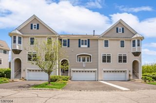 47 Catamaran Ct, Mount Arlington Boro, NJ 07856