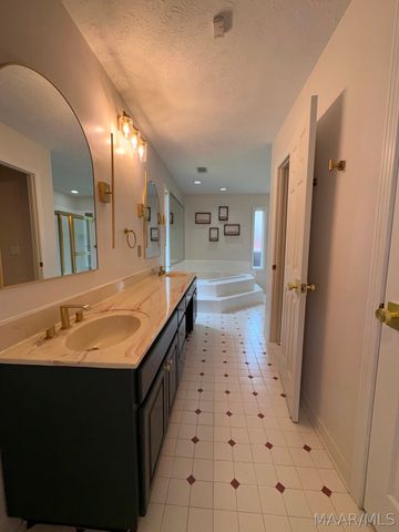 2310 Halcyon Boulevard, Montgomery, AL 36117