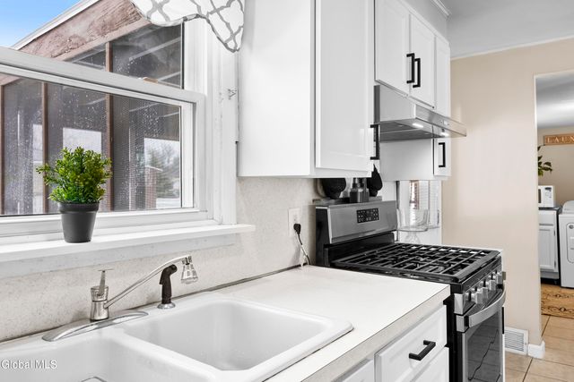 45 Fuller Terrace, Colonie, NY 12205