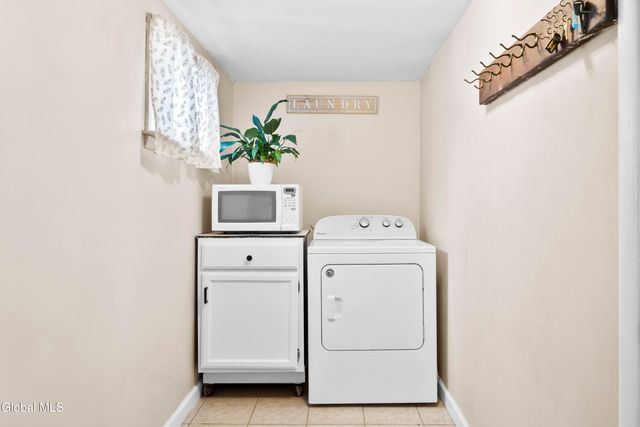 45 Fuller Terrace, Colonie, NY 12205