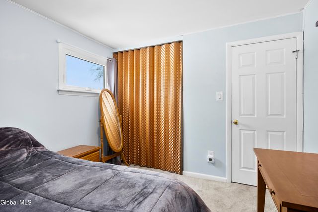 45 Fuller Terrace, Colonie, NY 12205