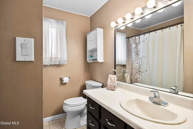 45 Fuller Terrace, Colonie, NY 12205