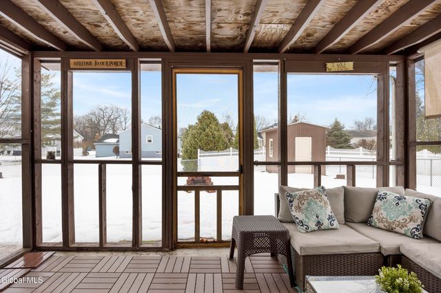 45 Fuller Terrace, Colonie, NY 12205