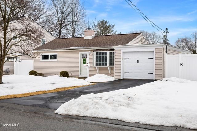 45 Fuller Terrace, Colonie, NY 12205