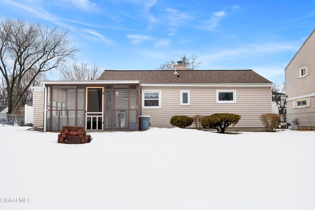 45 Fuller Terrace, Colonie, NY 12205