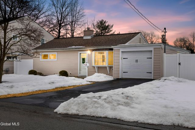 45 Fuller Terrace, Colonie, NY 12205