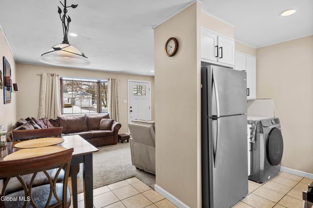 45 Fuller Terrace, Colonie, NY 12205