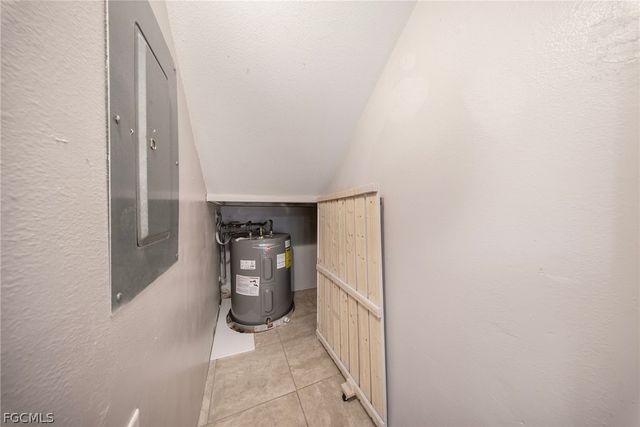 1570 Park Meadows DR 1, Fort Myers, FL 33907