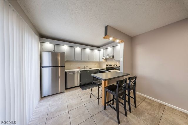 1570 Park Meadows DR 1, Fort Myers, FL 33907