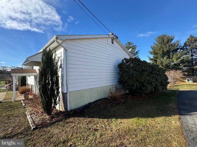 113 FOREST HILLS RD, Red Lion, PA 17356