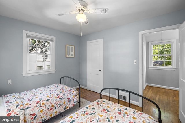 712 AUBURN AVE, Takoma Park, MD 20912