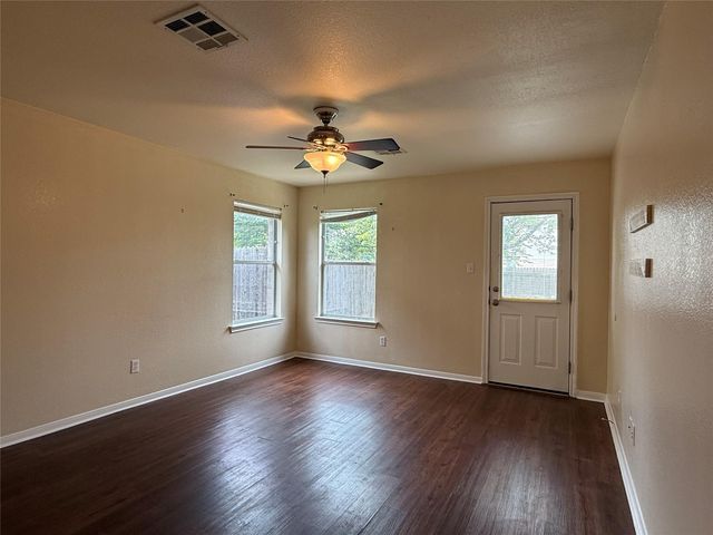 316 Meadow Park DR, Georgetown, TX 78626