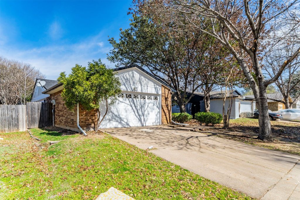 4009 Juneberry Street, Fort Worth, TX 76137 — exterior
