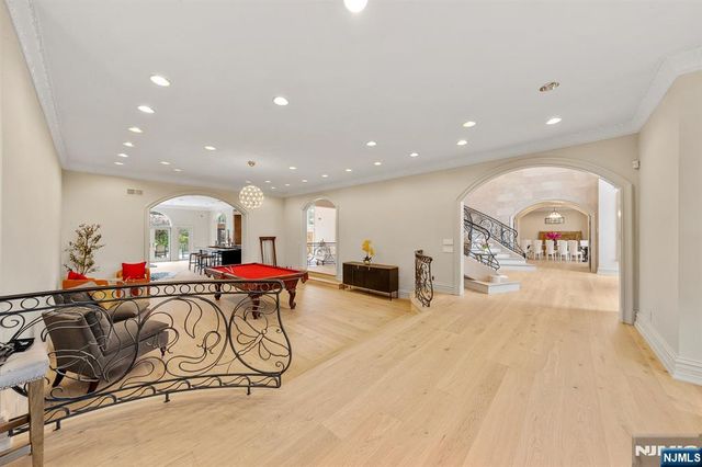 142 Hoover Drive, Cresskill, NJ 07626