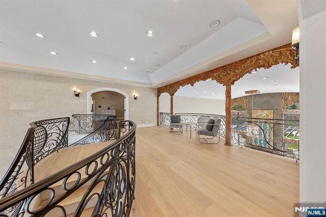 142 Hoover Drive, Cresskill, NJ 07626