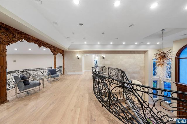 142 Hoover Drive, Cresskill, NJ 07626