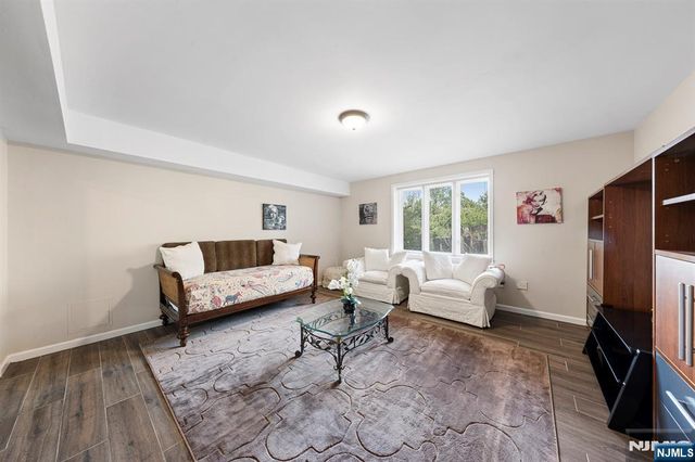 142 Hoover Drive, Cresskill, NJ 07626