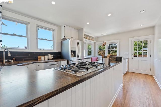 1751 E 38Th St, Oakland, CA 94602