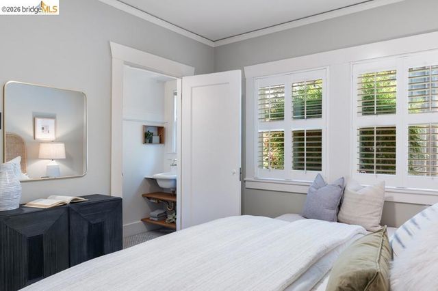 1751 E 38Th St, Oakland, CA 94602