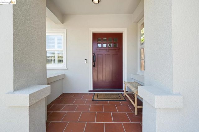 1751 E 38Th St, Oakland, CA 94602