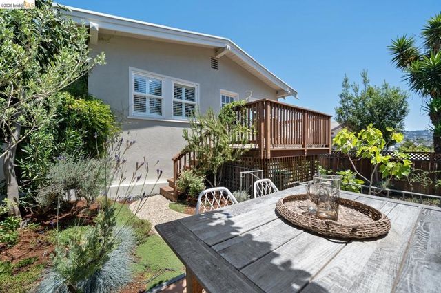1751 E 38Th St, Oakland, CA 94602