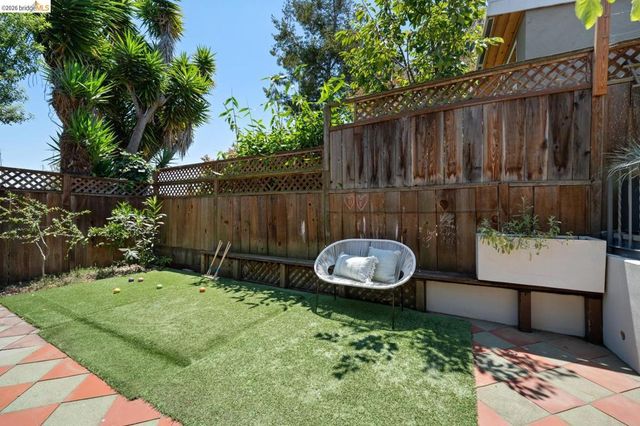 1751 E 38Th St, Oakland, CA 94602