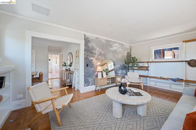1751 E 38Th St, Oakland, CA 94602
