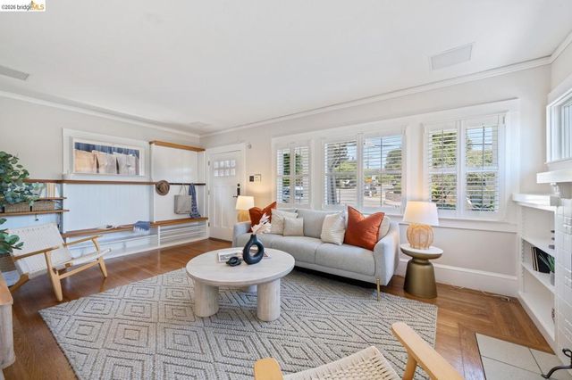 1751 E 38Th St, Oakland, CA 94602