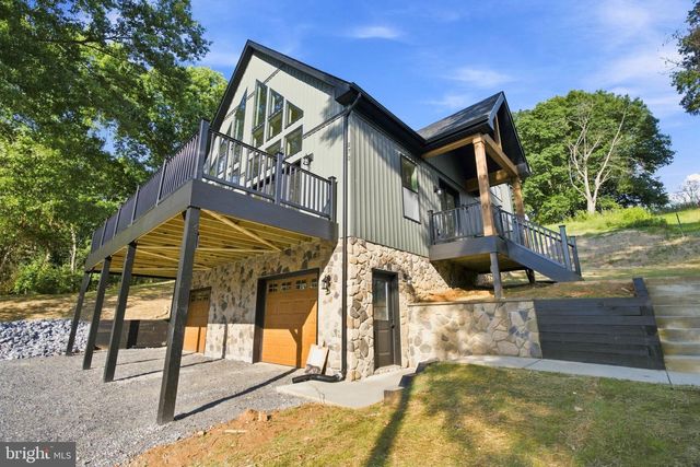 270 COUNTRY RD, Harpers Ferry, WV 25425