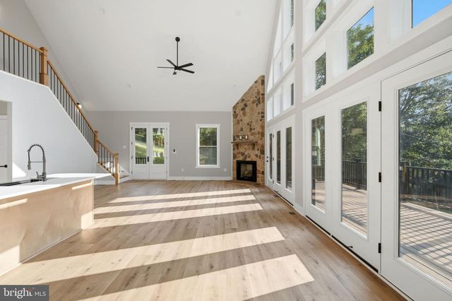 270 COUNTRY RD, Harpers Ferry, WV 25425