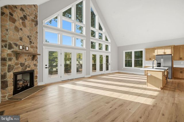 270 COUNTRY RD, Harpers Ferry, WV 25425