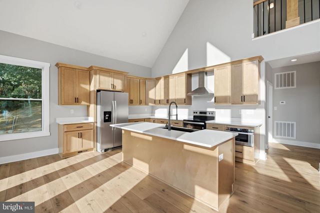 270 COUNTRY RD, Harpers Ferry, WV 25425
