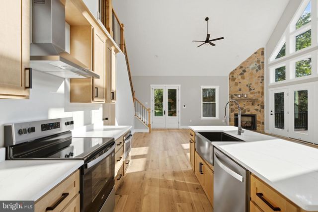 270 COUNTRY RD, Harpers Ferry, WV 25425