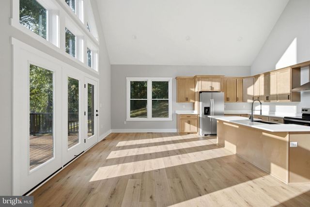 270 COUNTRY RD, Harpers Ferry, WV 25425