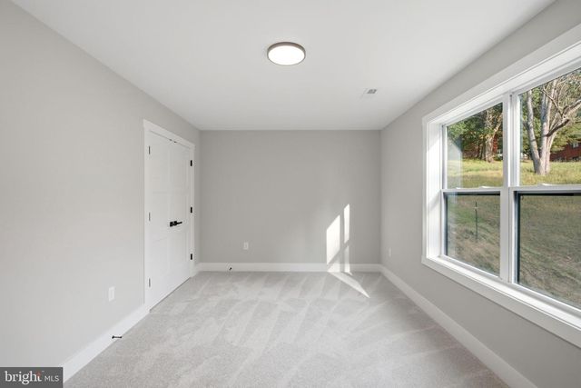 270 COUNTRY RD, Harpers Ferry, WV 25425