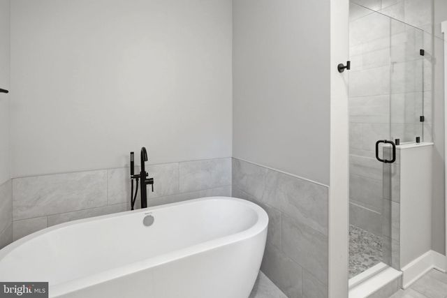 270 COUNTRY RD, Harpers Ferry, WV 25425
