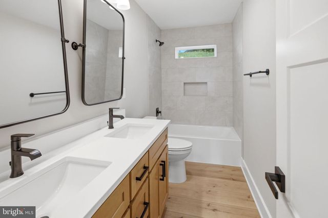 270 COUNTRY RD, Harpers Ferry, WV 25425