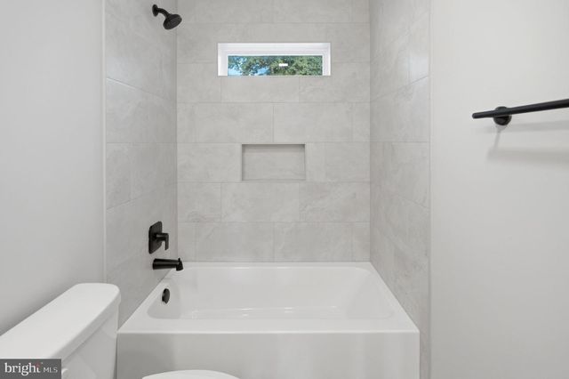270 COUNTRY RD, Harpers Ferry, WV 25425