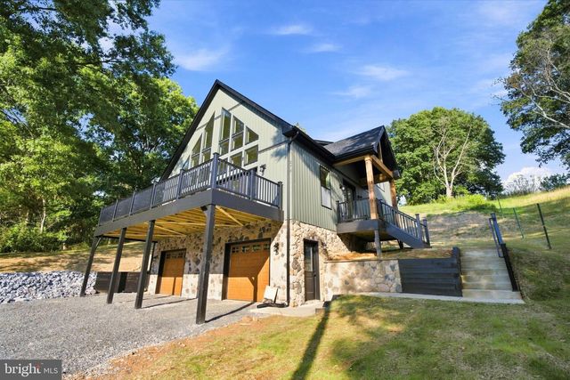 270 COUNTRY RD, Harpers Ferry, WV 25425