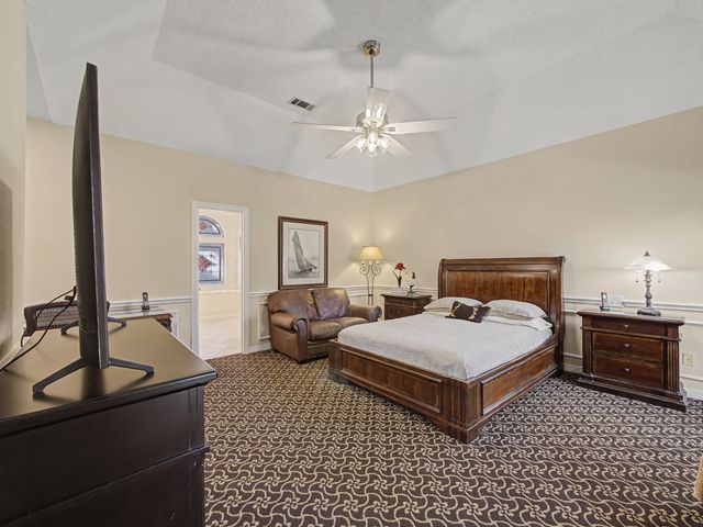 524 Estate Drive, Grand Prairie, TX 75052