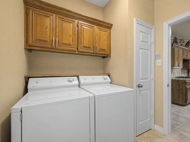 524 Estate Drive, Grand Prairie, TX 75052