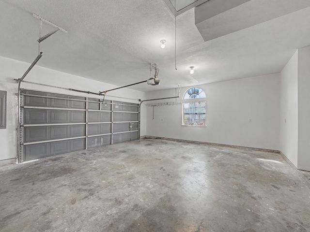 524 Estate Drive, Grand Prairie, TX 75052