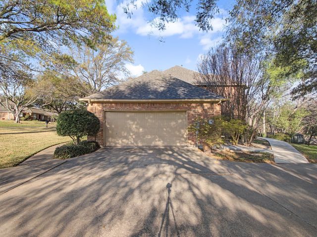 524 Estate Drive, Grand Prairie, TX 75052