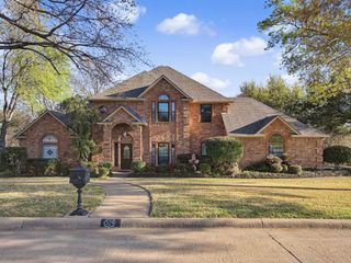 524 Estate Drive, Grand Prairie, TX 75052