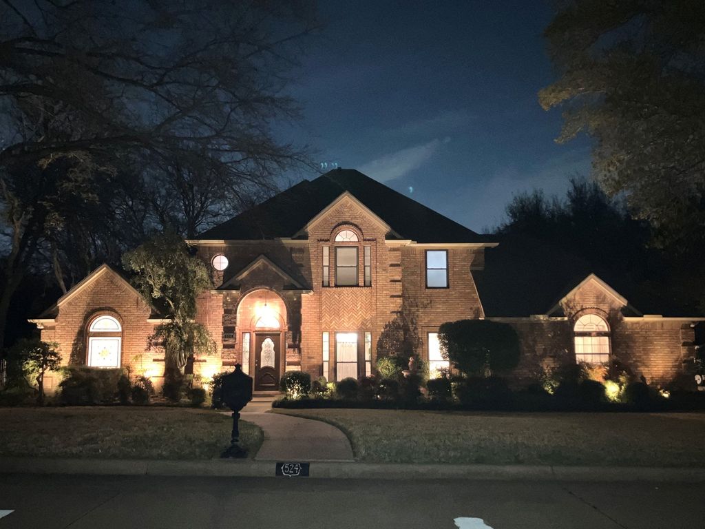 524 Estate Drive, Grand Prairie, TX 75052