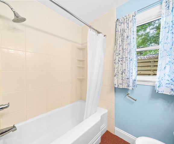 601 Cressfield Lane, Ann Arbor, MI 48103