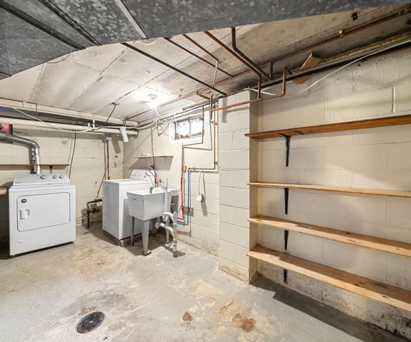 601 Cressfield Lane, Ann Arbor, MI 48103