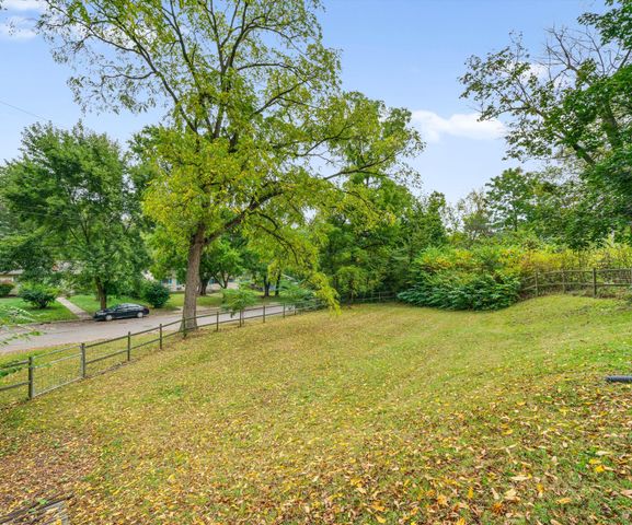 601 Cressfield Lane, Ann Arbor, MI 48103