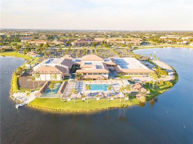 13155 SW 7th Ct 302E, Pembroke Pines, FL 33027