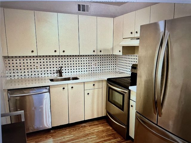 13155 SW 7th Ct 302E, Pembroke Pines, FL 33027